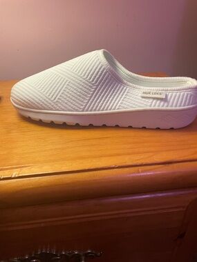 Muk Luks Quilted Slip-On Mule - White